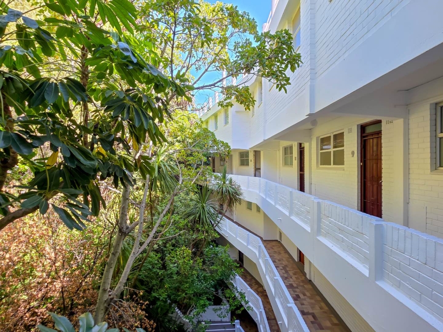 To Let 1 Bedroom Property for Rent in Clifton Western Cape